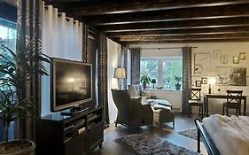 Maries Bunte Villa